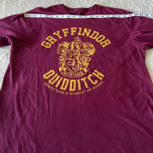 Gryffindor Short sleeve shirt size XL - Picture 8 of 16